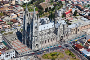 Departamento junto a la Basílica Voto Nacional - Quito
